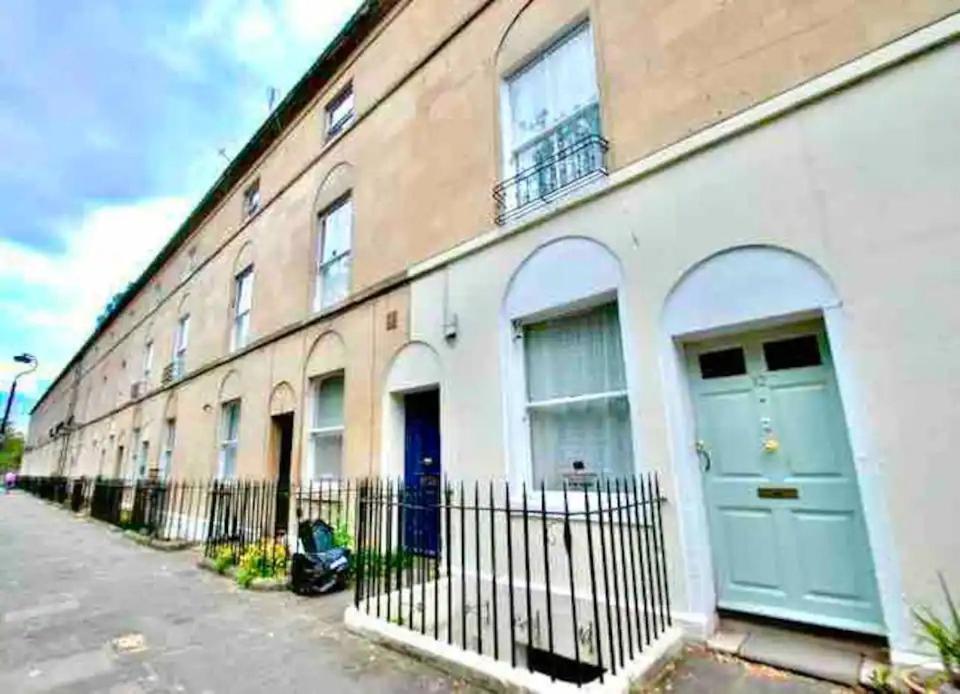 Modern, Stylish Apartment In Central Bath Exterior photo